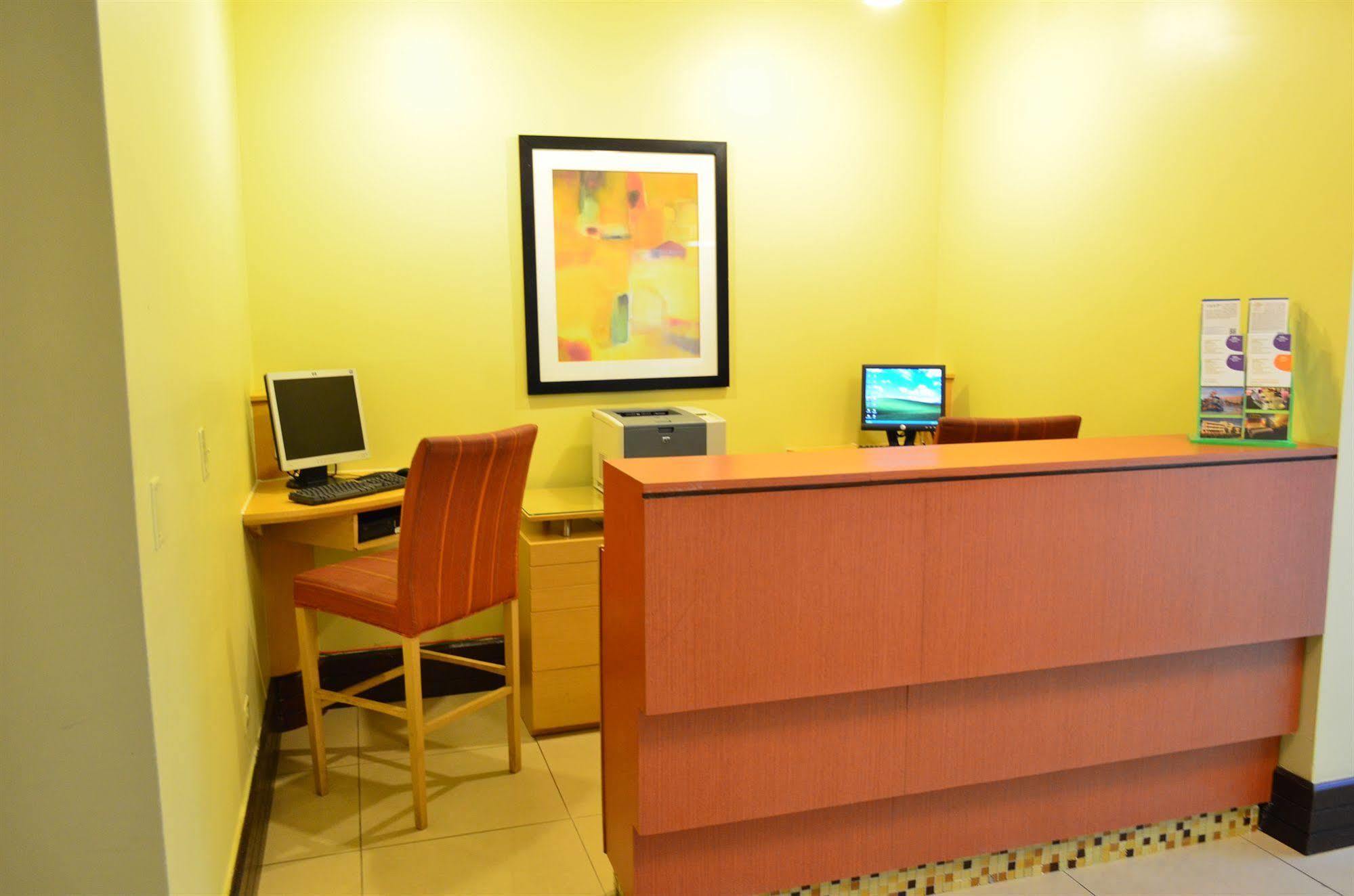 Courtyard Aguadilla Hotel Ngoại thất bức ảnh